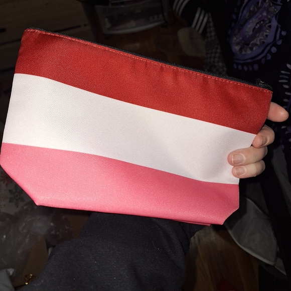 Clinique x Kate Spade Red and Pink Cosmetic Bag - Picture 2 of 4